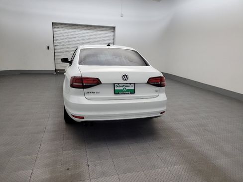 Used 2017 Volkswagen Jetta SE FWD image 6