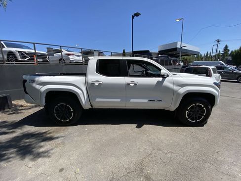 Used 2024 Toyota Tacoma TRD Sport w/ TRD Sport Upgrade Package AWD/4WD image 7