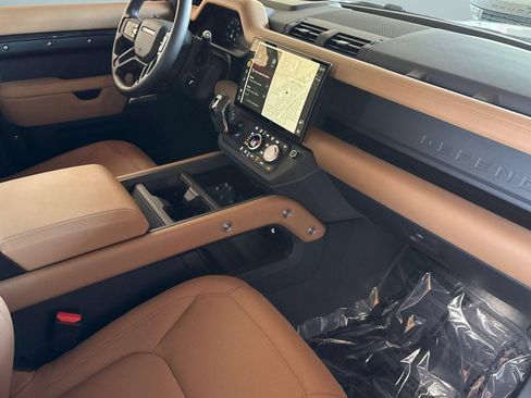 Certified 2026 Land Rover Defender 110 X-Dynamic SE AWD/4WD image 34