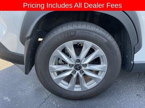 Used 2024 Toyota Corolla Cross LE FWD image 11