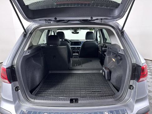 Used 2023 Volkswagen Taos SE image 8