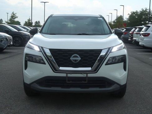 Used 2023 Nissan Rogue S AWD/4WD image 2