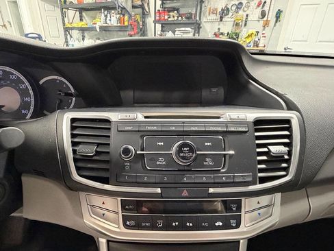 Used 2015 Honda Accord LX image 19