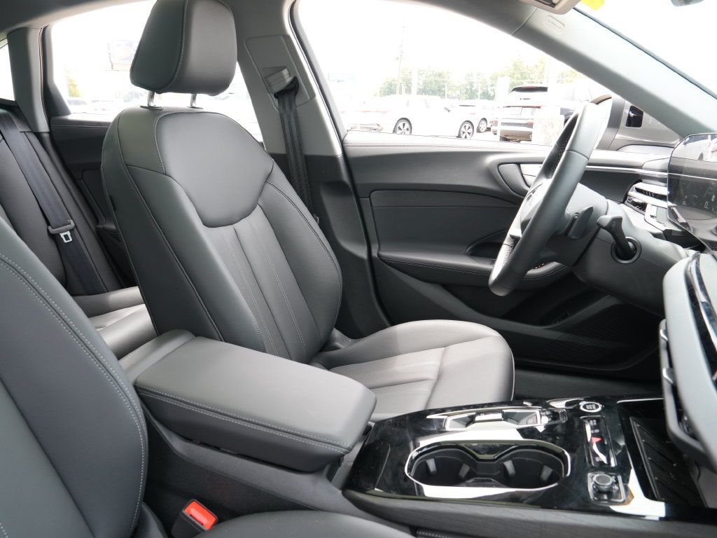 Used 2025 Audi A5 2.0T Premium w/ Convenience Package AWD/4WD image 16