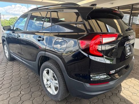 Used 2022 GMC Terrain SLE w/ Driver Convenience Package AWD/4WD image 9