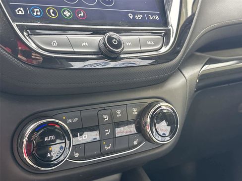 Used 2023 Chevrolet TrailBlazer LT w/ Convenience Package FWD image 17