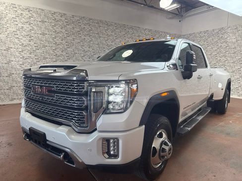 Used 2020 GMC Sierra 3500 Denali w/ Denali Ultimate Package AWD/4WD image 3