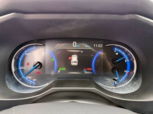 Certified 2025 Toyota RAV4 LE image 31