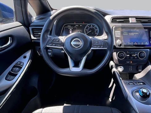 Used 2025 Nissan Leaf S FWD image 5