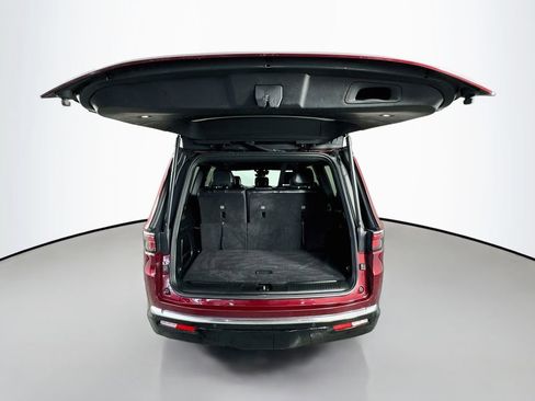 Used 2022 Jeep Wagoneer Series II AWD/4WD image 29