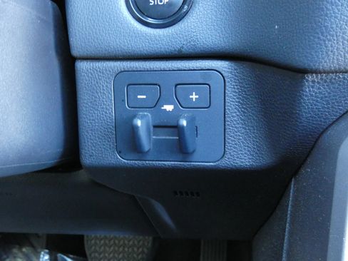 Used 2025 Toyota Tundra Limited AWD/4WD image 67