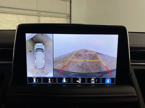 Used 2021 GMC Yukon XL SLT w/ SLT Luxury Plus Package image 24