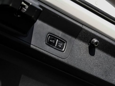 Used 2018 Porsche Panamera 4 AWD/4WD image 67