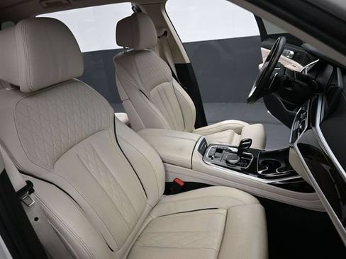 Used 2020 BMW X7 xDrive40i w/ Premium Package AWD/4WD image 29