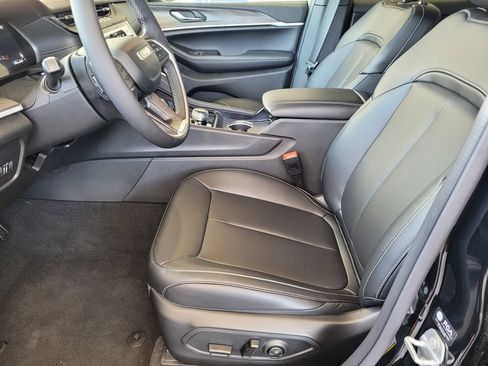 New 2026 Jeep Grand Cherokee Limited w/ Limited Altitude Package AWD/4WD image 7