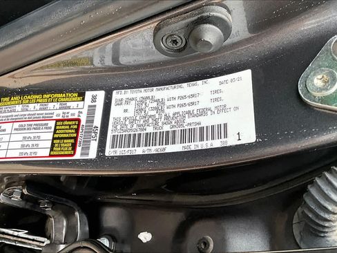 Used 2021 Toyota Tacoma TRD Sport w/ Technology Package AWD/4WD image 33