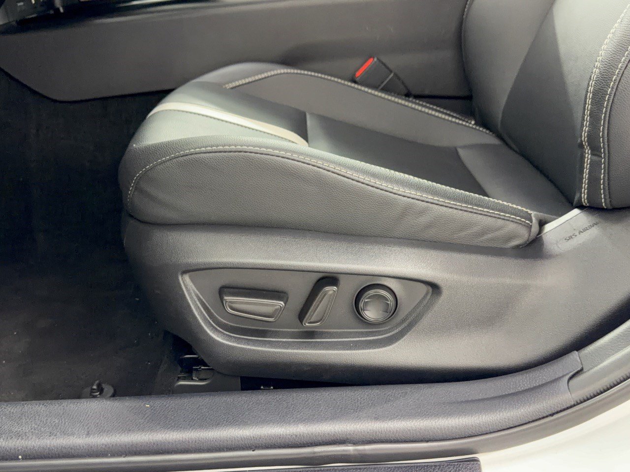 Used 2025 Toyota Camry SE FWD image 16