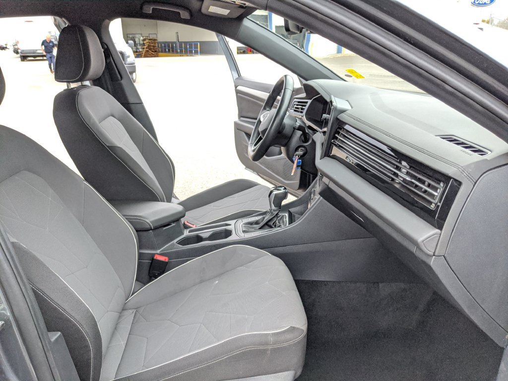 Used 2025 Volkswagen Jetta Sport FWD image 20