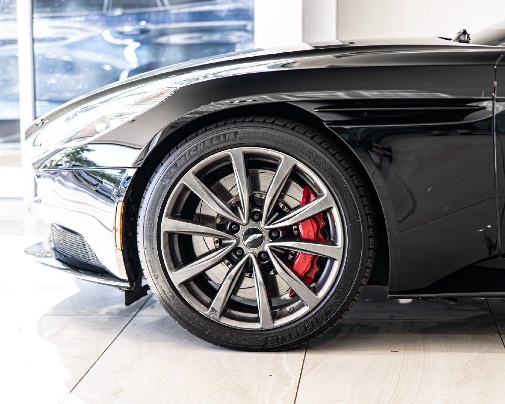 Used 2018 Aston Martin DB11 Coupe RWD image 8