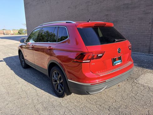 Used 2023 Volkswagen Tiguan SE FWD image 3