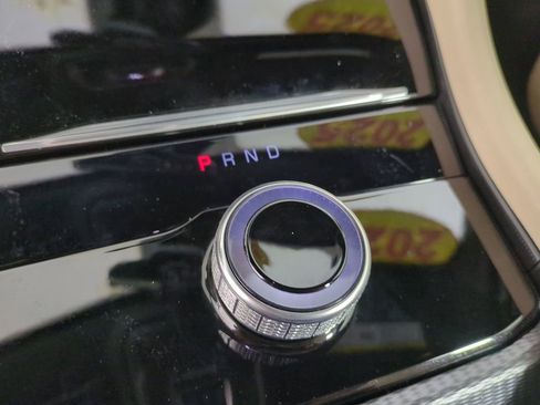 Used 2025 Jeep Grand Cherokee Limited w/ Luxury Tech Group II image 22