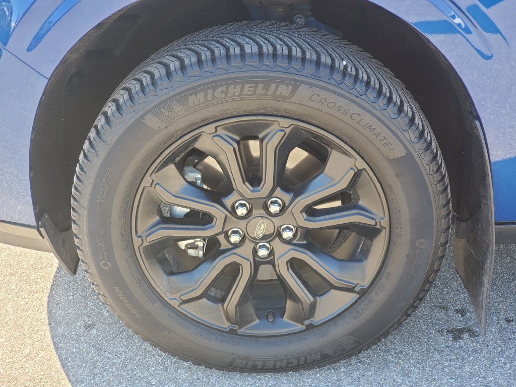 Used 2023 Ford Maverick Lariat w/ Lariat Luxury Package AWD/4WD image 30