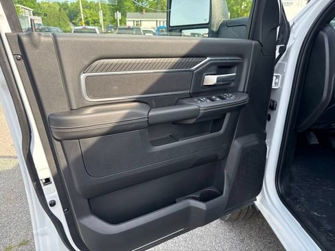 New 2026 RAM 2500 Big Horn AWD/4WD image 17