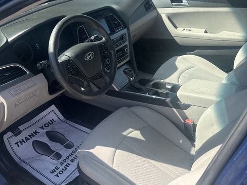 Used 2016 Hyundai Sonata SE FWD image 2