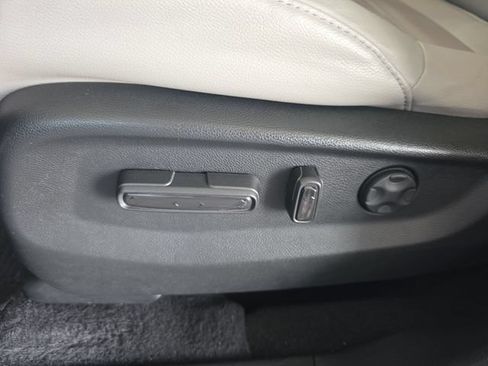 Used 2018 Honda CR-V Touring image 28