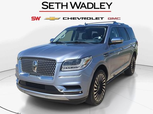 Used 2021 Lincoln Navigator Black Label w/ Cargo Convenience Package AWD/4WD image 3