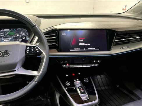 Used 2023 Audi Q4 e-tron Prestige image 9