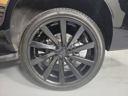 Certified 2025 Cadillac Escalade Premium Luxury image 9