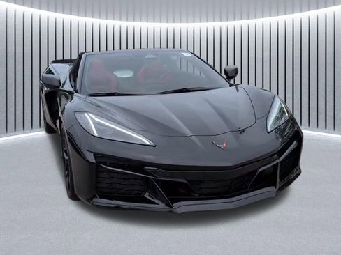 Used 2024 Chevrolet Corvette Z06 RWD image 2