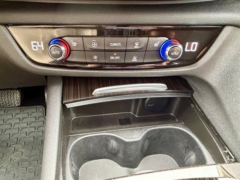 Used 2019 Buick Regal Essence w/ Driver Confidence Package I FWD image 21