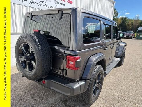 Used 2021 Jeep Wrangler Unlimited Sahara AWD/4WD image 8