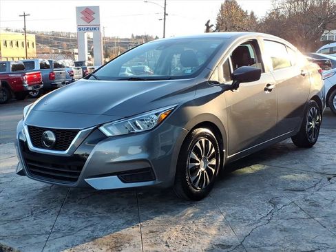 Used 2020 Nissan Versa S image 5