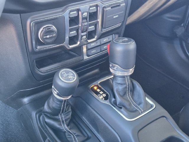 Certified 2023 Jeep Wrangler Unlimited Sahara w/ Cold Weather Group AWD/4WD image 19