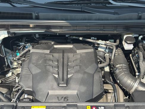 Used 2026 Kia Carnival FWD image 31