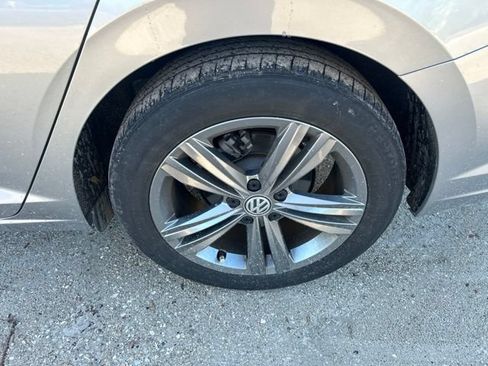 Used 2019 Volkswagen Jetta R-Line w/ R-Line Cold Weather Package FWD image 21
