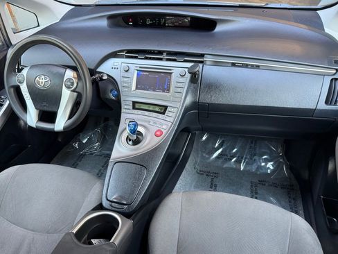 Used 2015 Toyota Prius Three FWD image 19