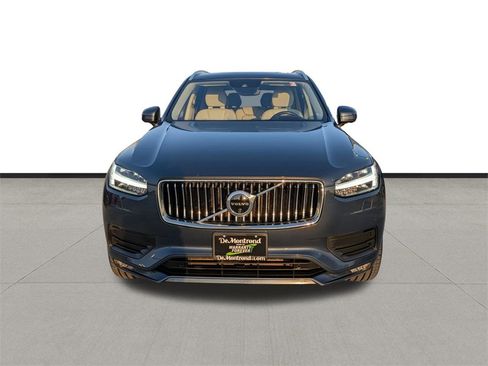 Used 2022 Volvo XC90 T6 Momentum w/ Advanced Package image 2