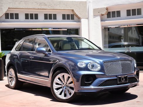 Used 2021 Bentley Bentayga AWD/4WD image 1