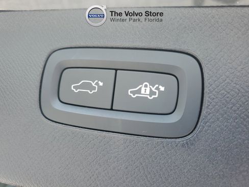 Certified 2024 Volvo XC90 B6 Ultimate w/ Protection Package Premier AWD/4WD image 9