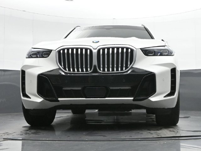 Used 2025 BMW X5 xDrive40i w/ M Sport Package AWD/4WD image 41