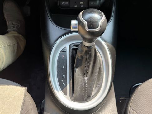 Used 2016 Kia Soul FWD image 34