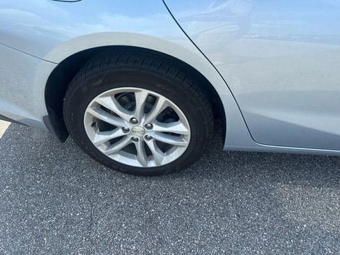 Used 2017 Chevrolet Malibu LT w/ Driver Confidence Package image 5