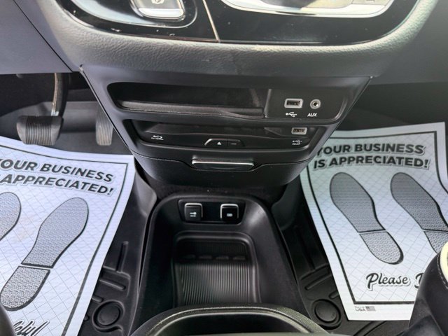 Used 2020 Chrysler Pacifica Limited FWD image 34