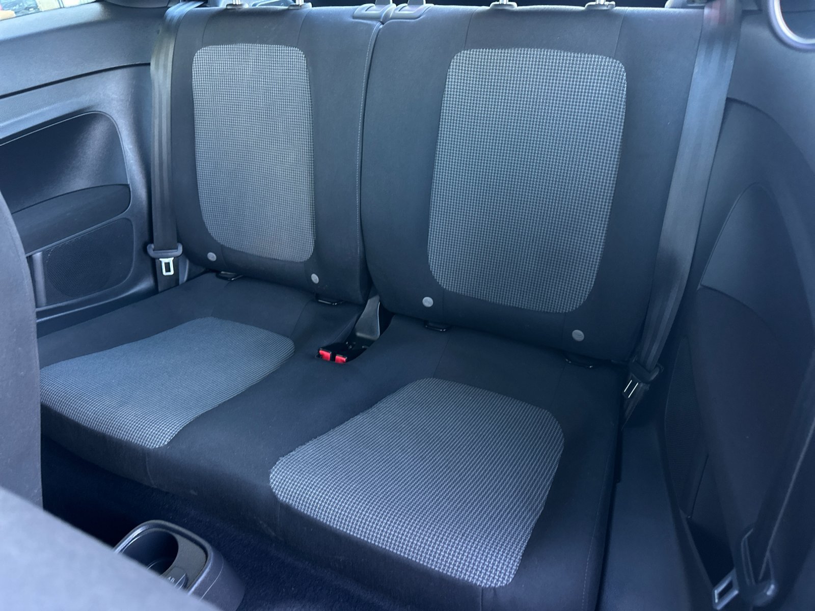 Used 2019 Volkswagen Beetle 2.0T S FWD image 12