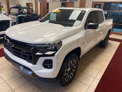 Used 2024 Chevrolet Colorado Z71 w/ Z71 Convenience Package 2