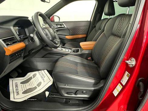 Used 2023 Mitsubishi Outlander SEL AWD/4WD image 22